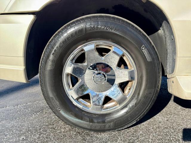 2005 Cadillac Escalade ESV Standard