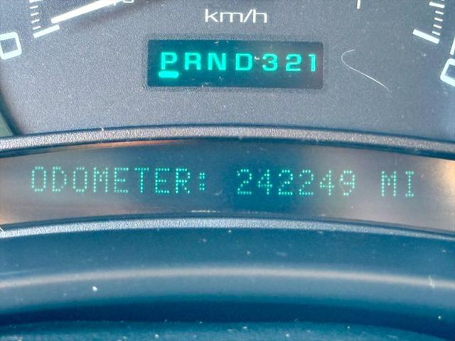 2005 Cadillac Escalade ESV Standard