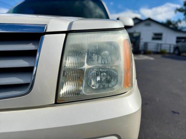 2003 Cadillac Escalade Standard