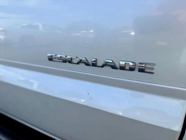 2003 Cadillac Escalade Standard