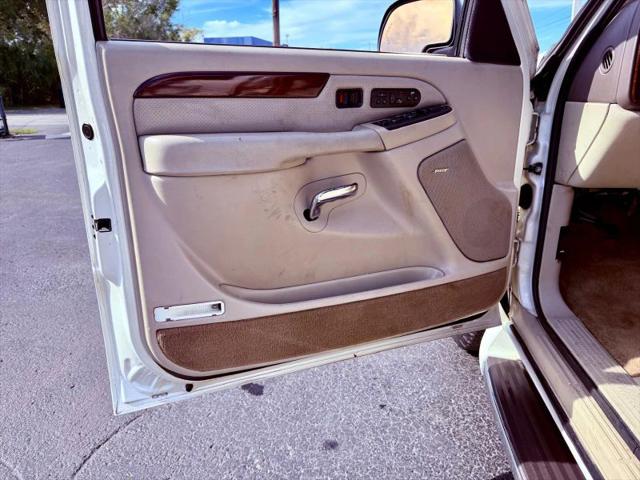 2003 Cadillac Escalade Standard