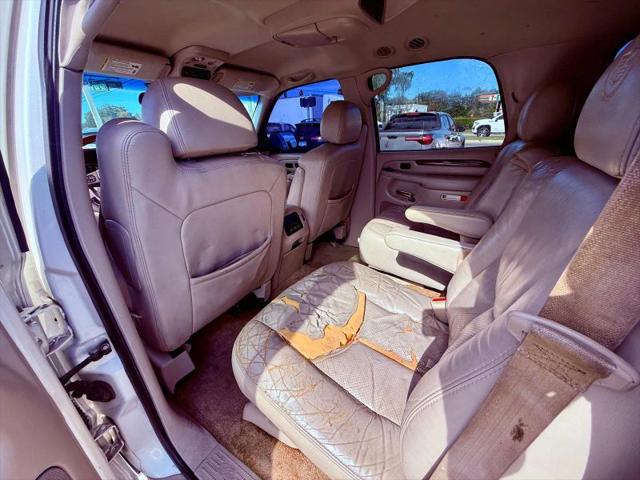 2003 Cadillac Escalade Standard