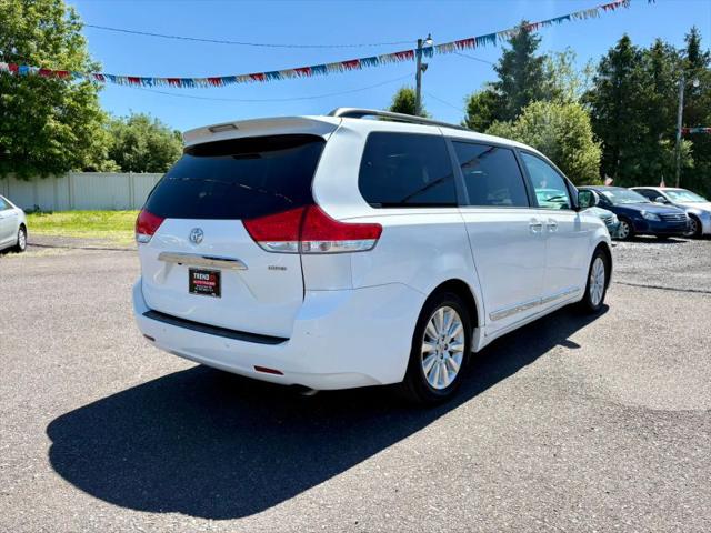 2013 Toyota Sienna XLE V6 8 Passenger