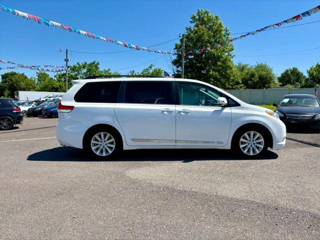 2013 Toyota Sienna XLE V6 8 Passenger