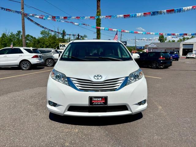 2013 Toyota Sienna XLE V6 8 Passenger