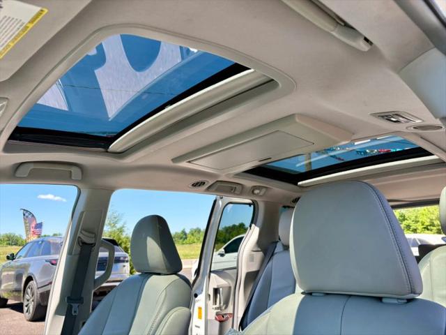 2013 Toyota Sienna XLE V6 8 Passenger