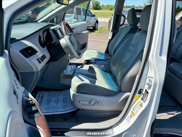 2013 Toyota Sienna XLE V6 8 Passenger