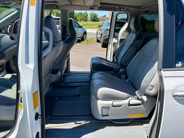 2013 Toyota Sienna XLE V6 8 Passenger