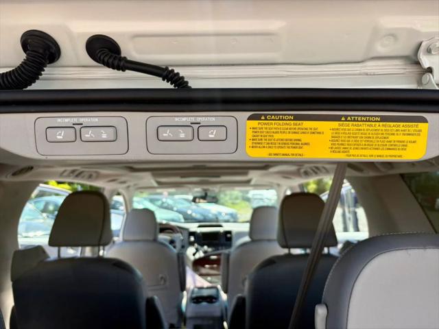 2013 Toyota Sienna XLE V6 8 Passenger