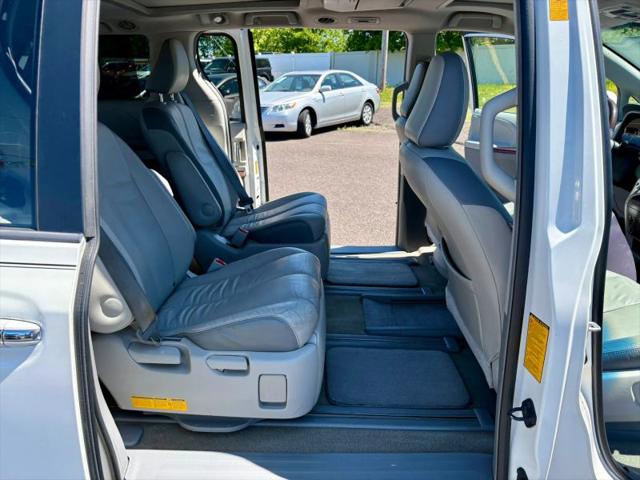 2013 Toyota Sienna XLE V6 8 Passenger