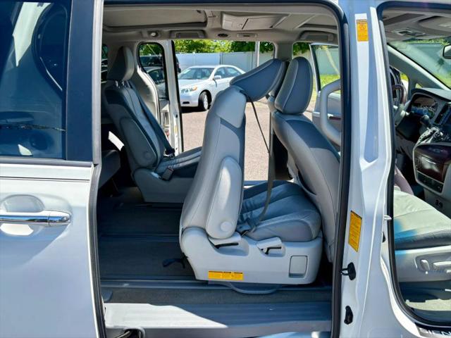 2013 Toyota Sienna XLE V6 8 Passenger