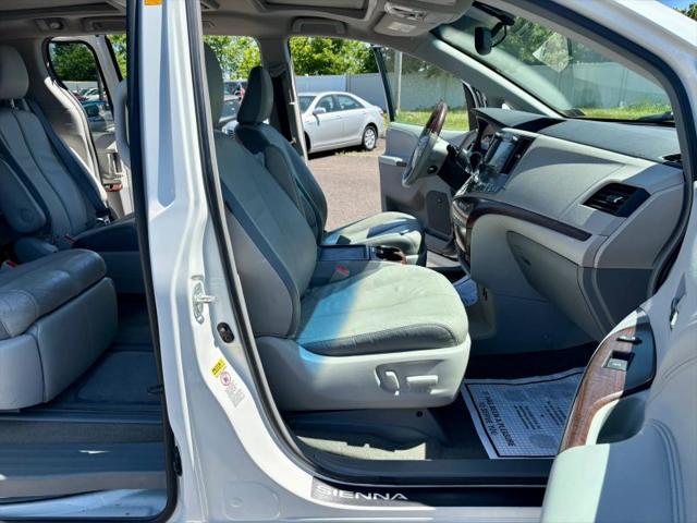 2013 Toyota Sienna XLE V6 8 Passenger