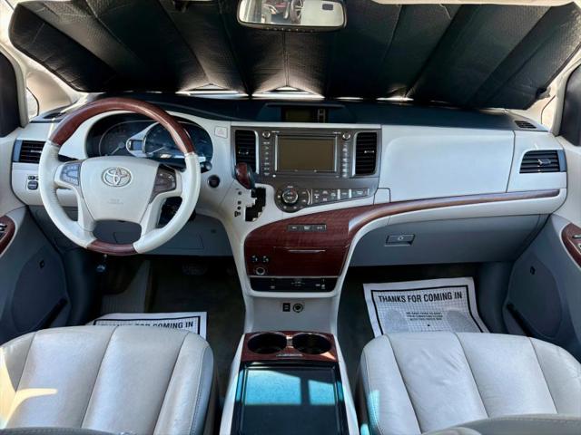 2013 Toyota Sienna XLE V6 8 Passenger