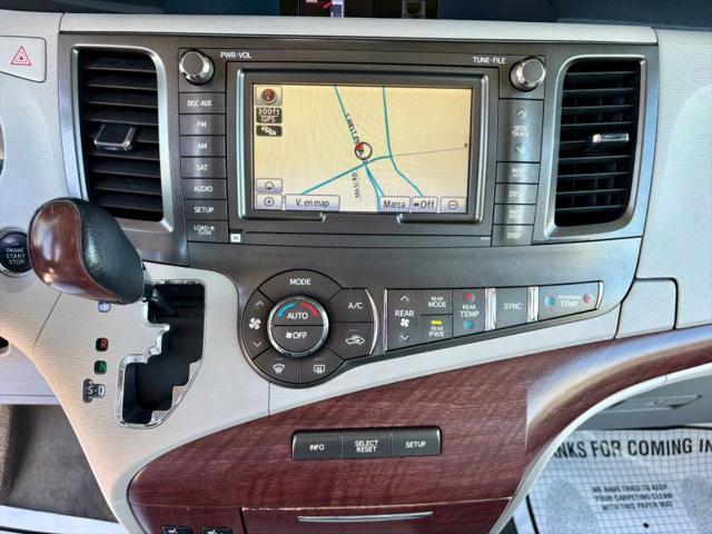 2013 Toyota Sienna XLE V6 8 Passenger