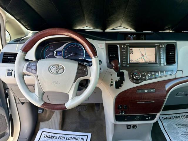 2013 Toyota Sienna XLE V6 8 Passenger