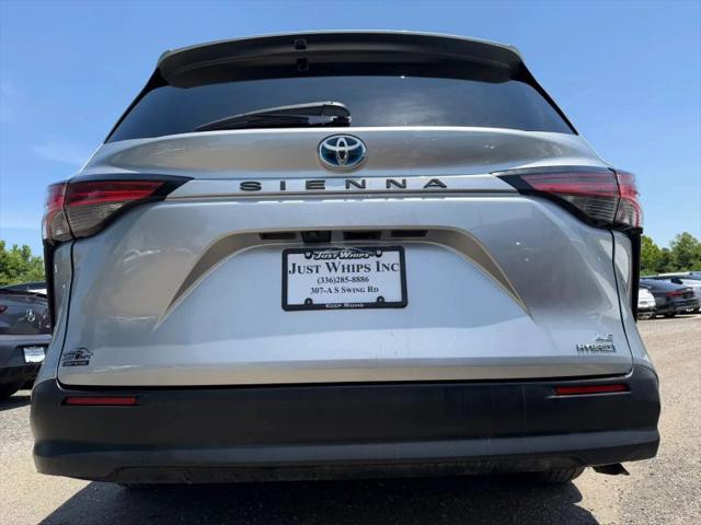 2021 Toyota Sienna LE
