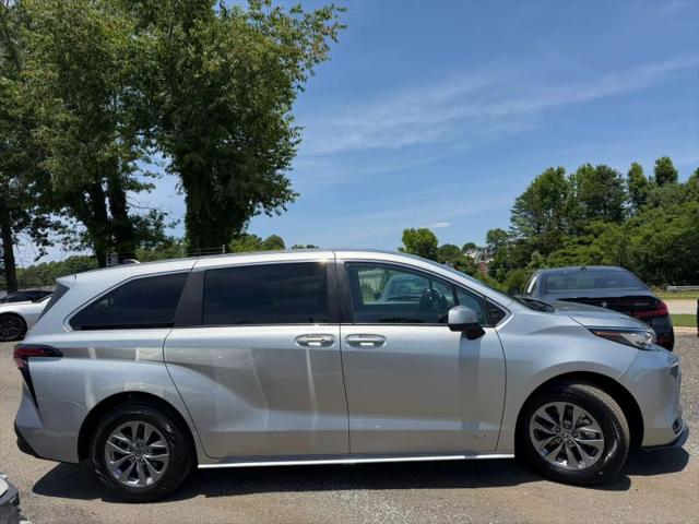 2021 Toyota Sienna LE