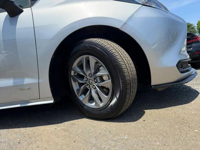 2021 Toyota Sienna LE