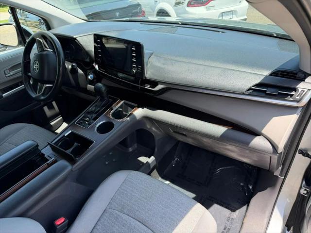 2021 Toyota Sienna LE