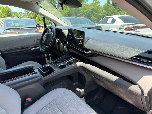 2021 Toyota Sienna LE