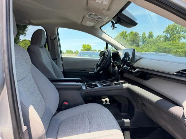 2021 Toyota Sienna LE