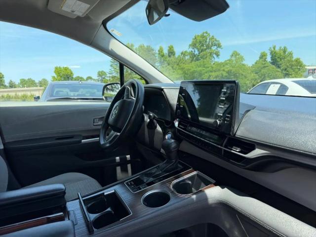 2021 Toyota Sienna LE