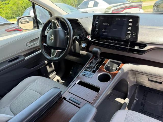 2021 Toyota Sienna LE