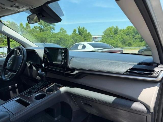 2021 Toyota Sienna LE