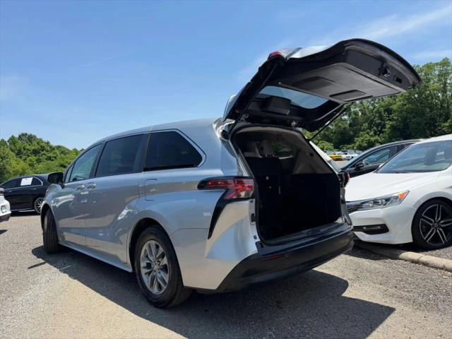 2021 Toyota Sienna LE