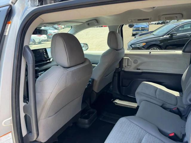 2021 Toyota Sienna LE