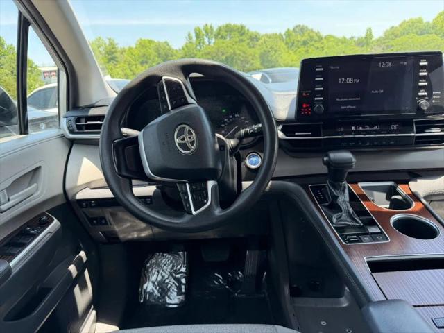 2021 Toyota Sienna LE