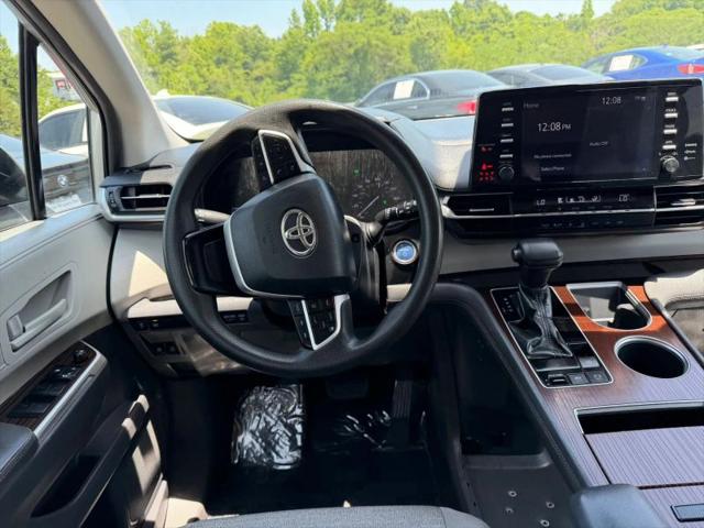 2021 Toyota Sienna LE
