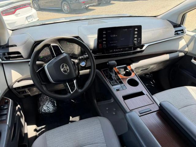 2021 Toyota Sienna LE