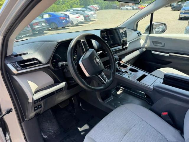 2021 Toyota Sienna LE