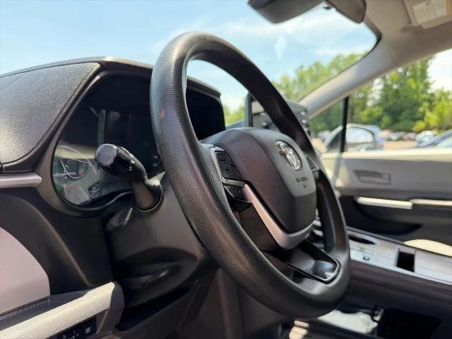2021 Toyota Sienna LE