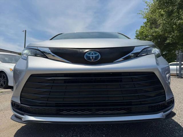 2021 Toyota Sienna LE