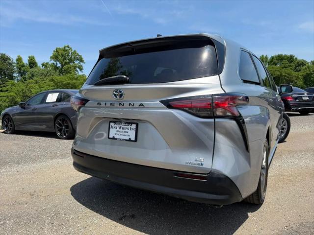 2021 Toyota Sienna LE