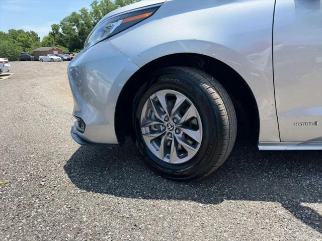 2021 Toyota Sienna LE