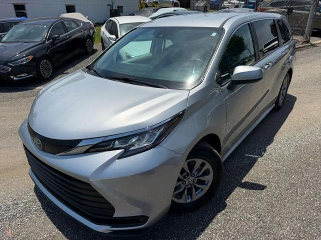 2021 Toyota Sienna LE