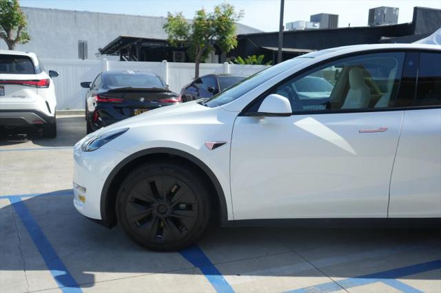 2022 Tesla Model Y Long Range Dual Motor All-Wheel Drive