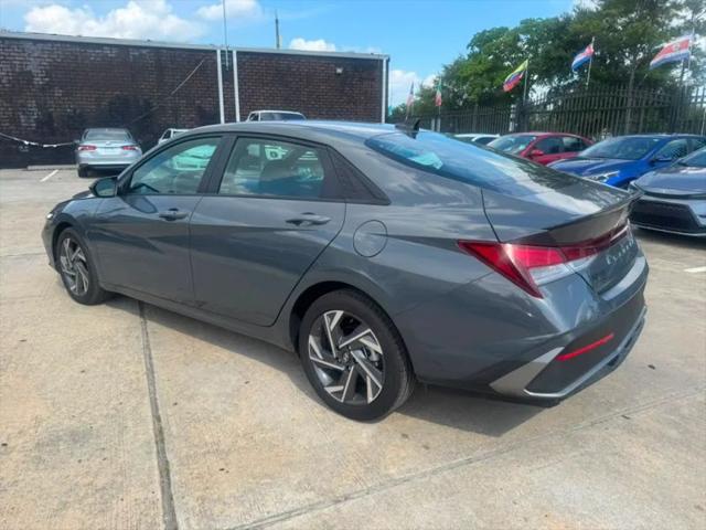 2025 Hyundai Elantra SEL Sport