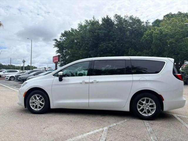 2023 Chrysler Voyager LX