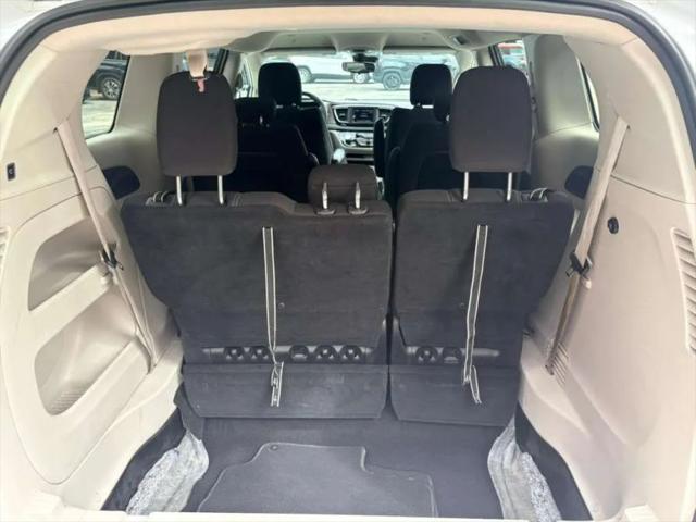 2023 Chrysler Voyager LX