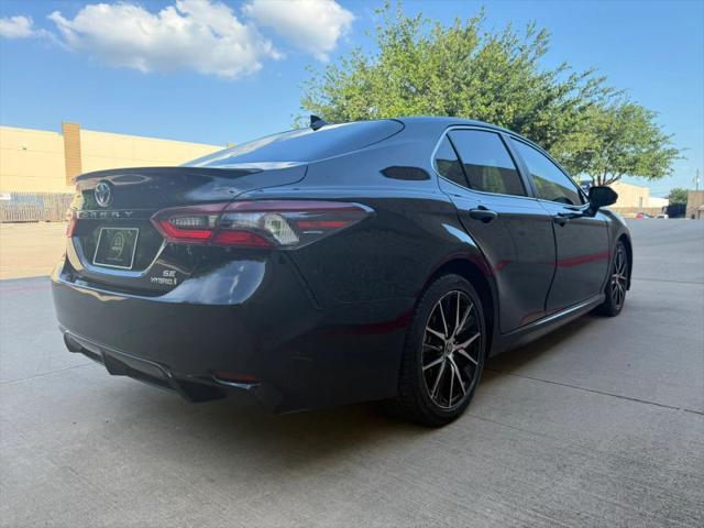 2023 Toyota Camry SE Hybrid
