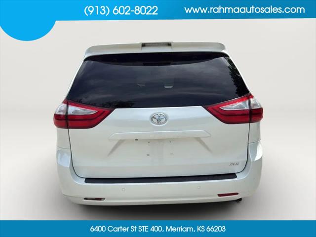 2018 Toyota Sienna XLE 8 Passenger