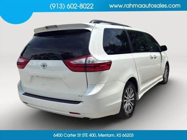 2018 Toyota Sienna XLE 8 Passenger