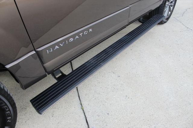 2017 Lincoln Navigator L Select