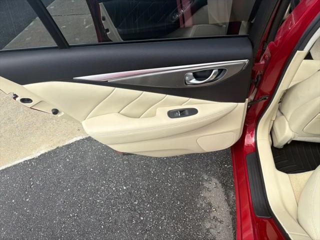 2015 INFINITI Q50 Premium