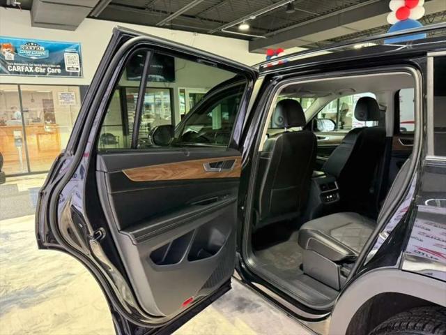 2024 Volkswagen Atlas 2.0T SE w/Technology