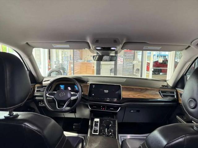 2025 Volkswagen Atlas 2.0T SE w/Technology